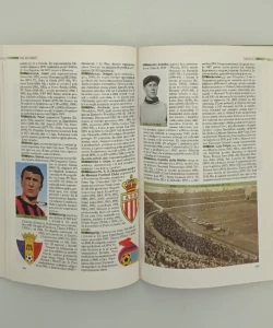 Knjiga Nogometni leksikon urednik Fredi Kramer Mladen Klemenčić