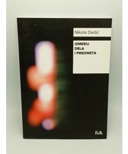 Između dela i predmeta