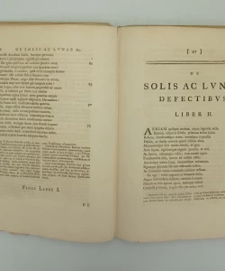Knjiga De solis ac lunae defectibus libri V autor Ruđer Josip Bošković